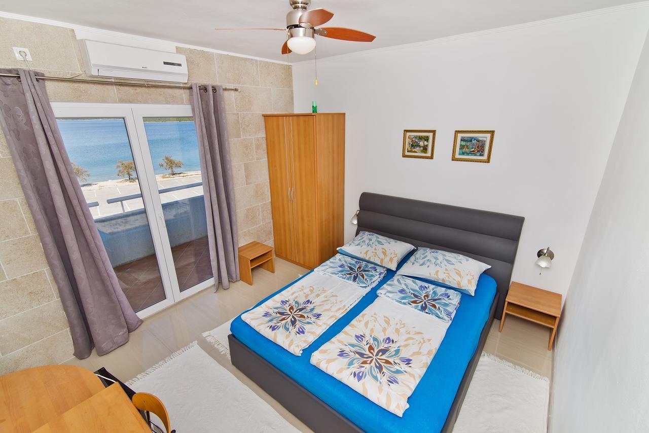 Rooms & Apartments Marinero Betina  Esterno foto